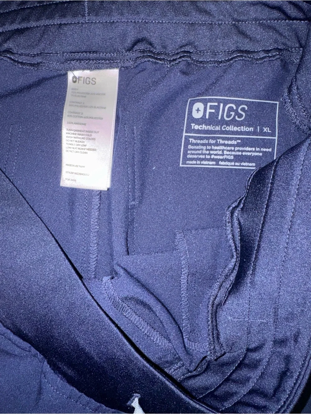 FIGS Technical Collection Scrub Joggers XL Navy | Minor Stitch Repair Needed